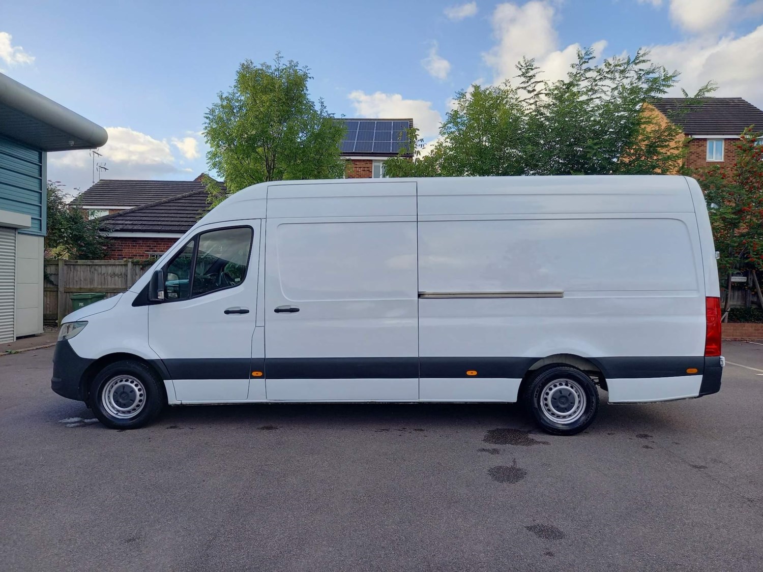 Mercedes-Benz Sprinter Listing Image