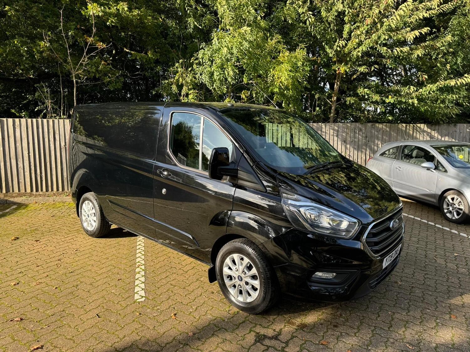 Ford Transit Custom Listing Image