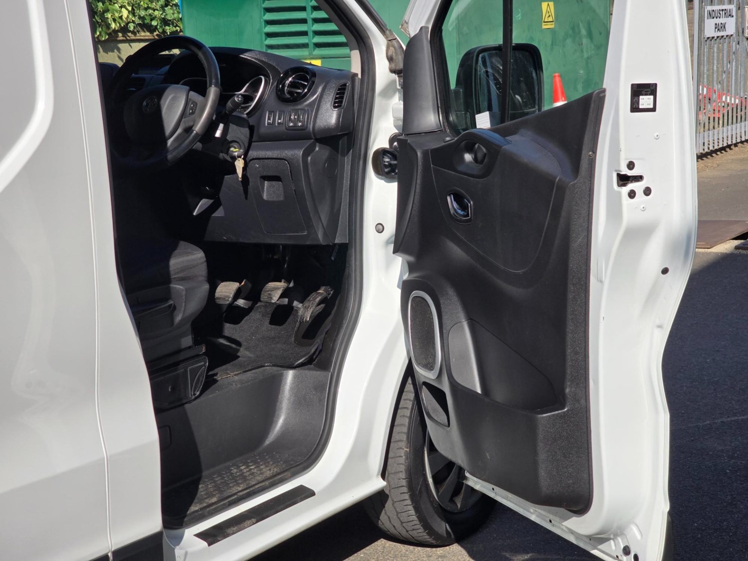 Vauxhall Vivaro Listing Image