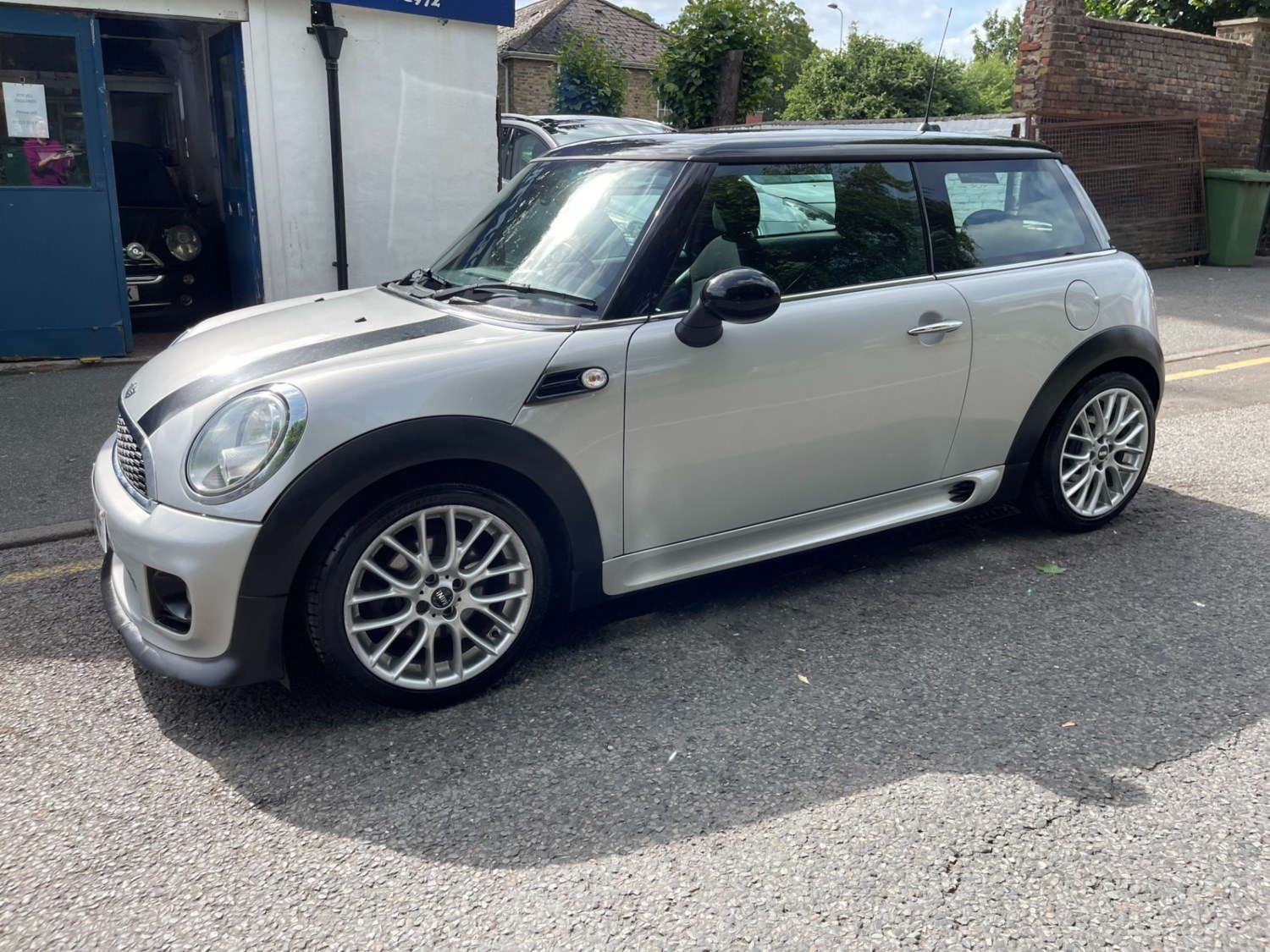 MINI Hatch Listing Image