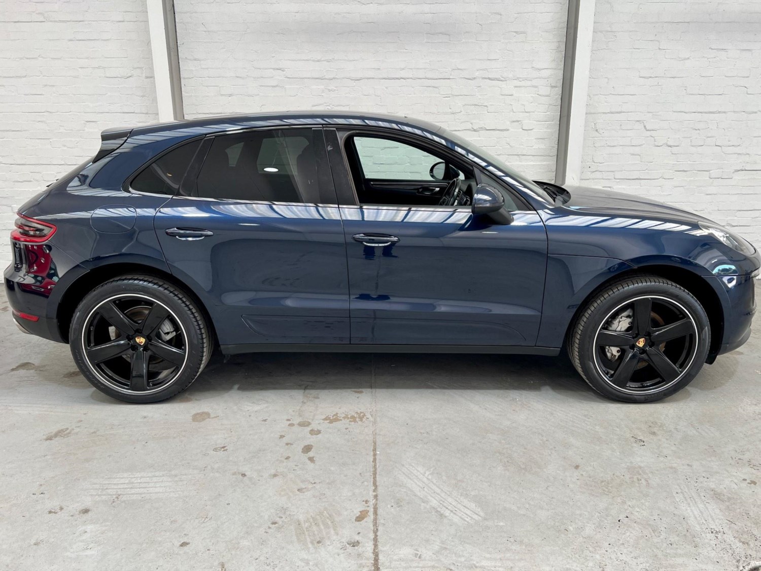 Porsche Macan Listing Image