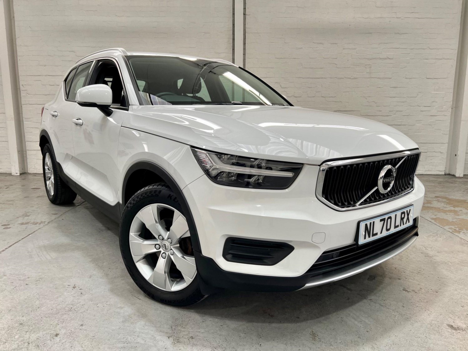 Volvo XC40 Listing Image