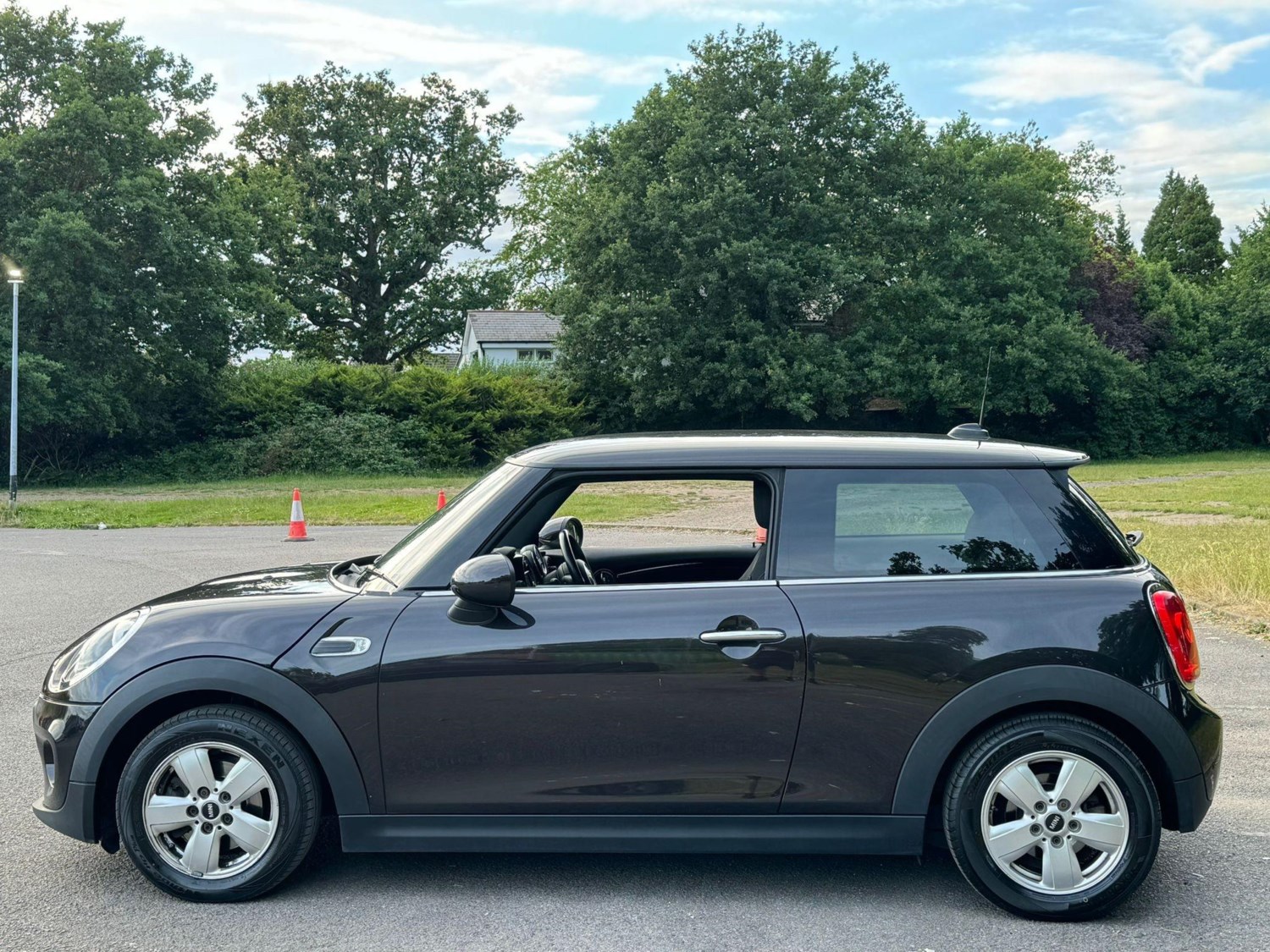 MINI Hatch Listing Image