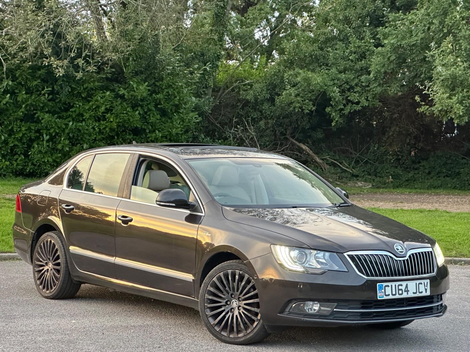 Skoda Superb Listing Image