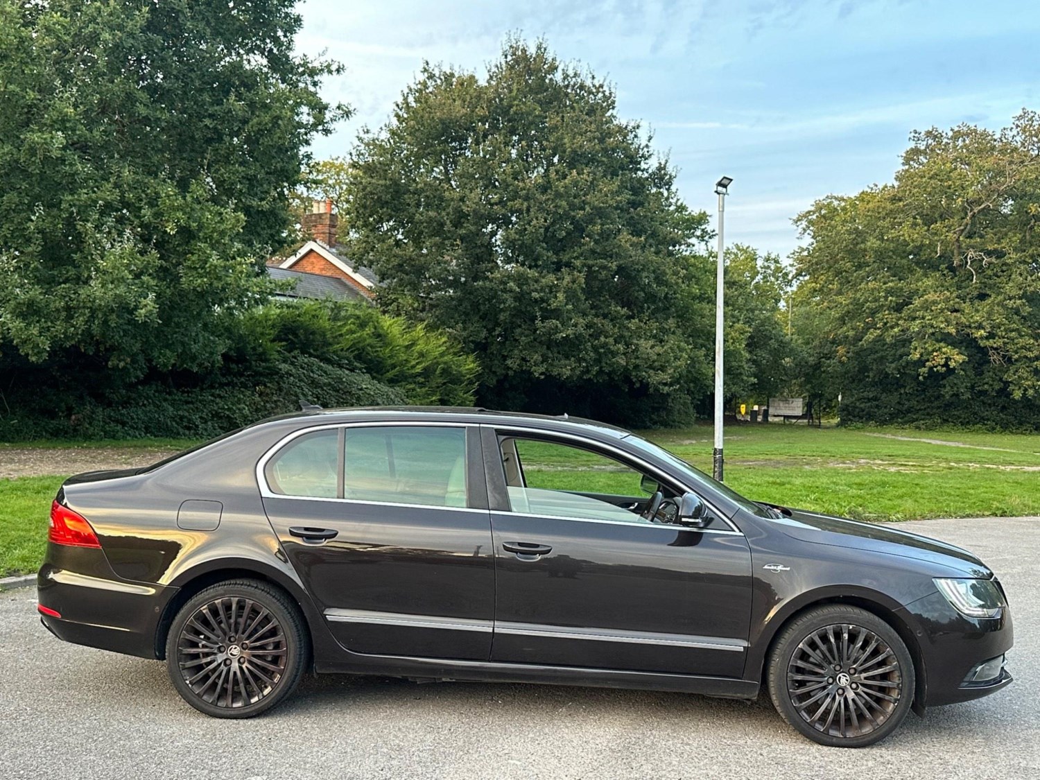 Skoda Superb Listing Image