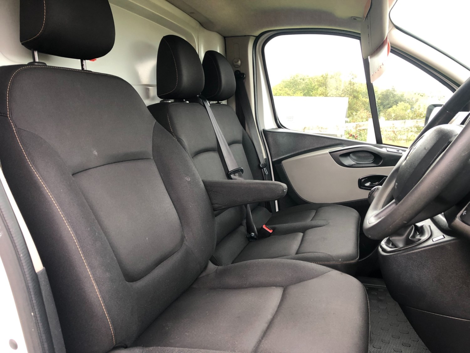 Renault Trafic Listing Image