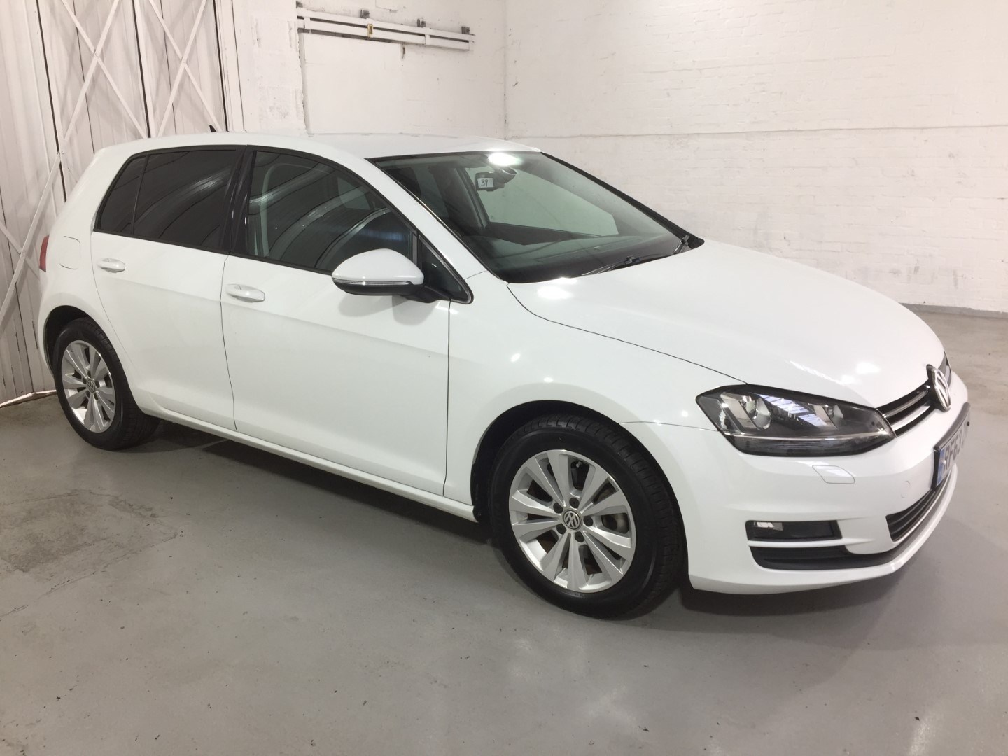 Volkswagen Golf Listing Image