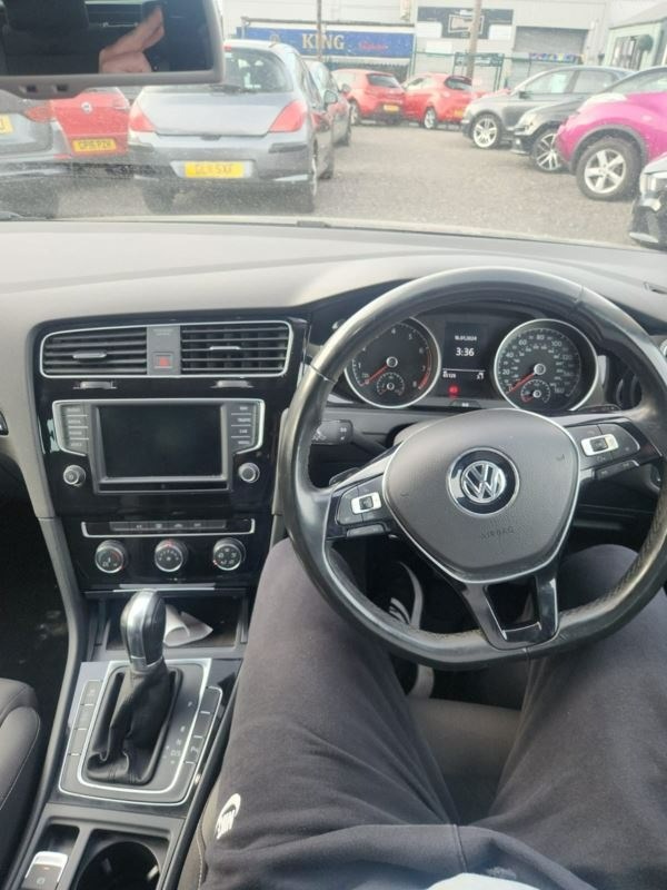 Volkswagen Golf Listing Image