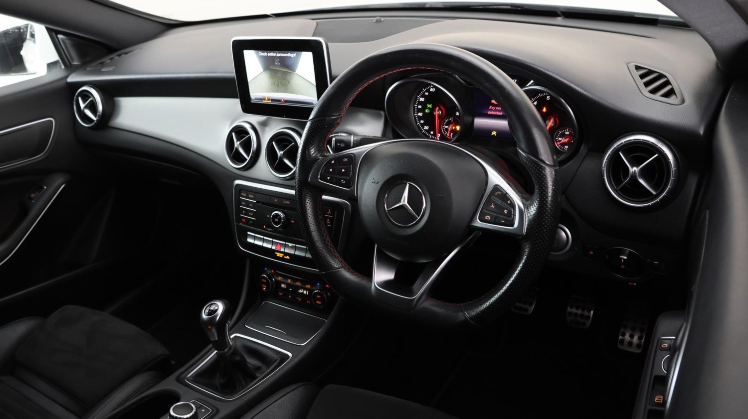 Mercedes-Benz CLA Listing Image