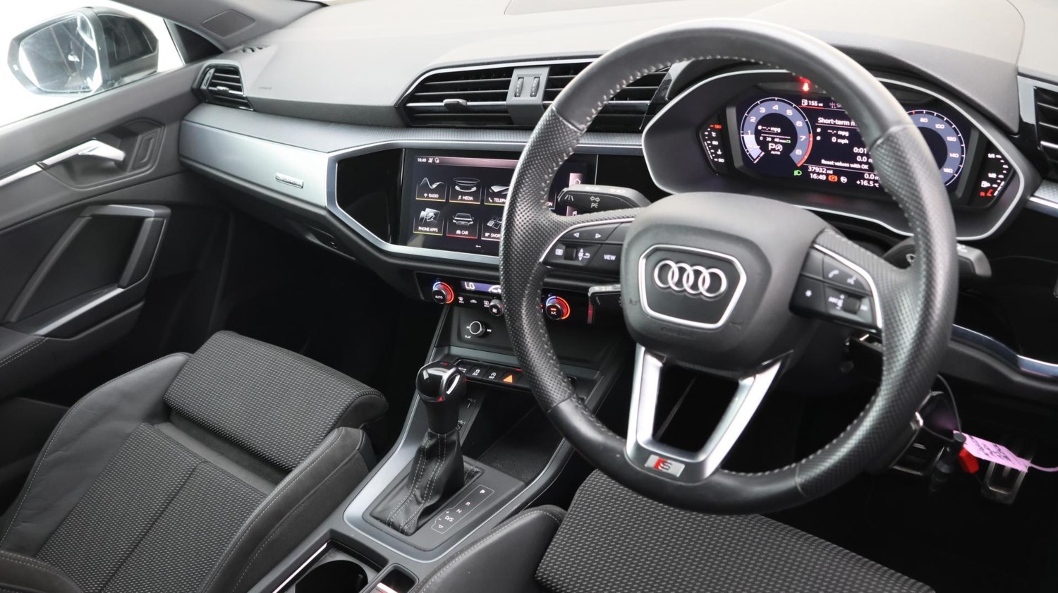 Audi Q3 Listing Image