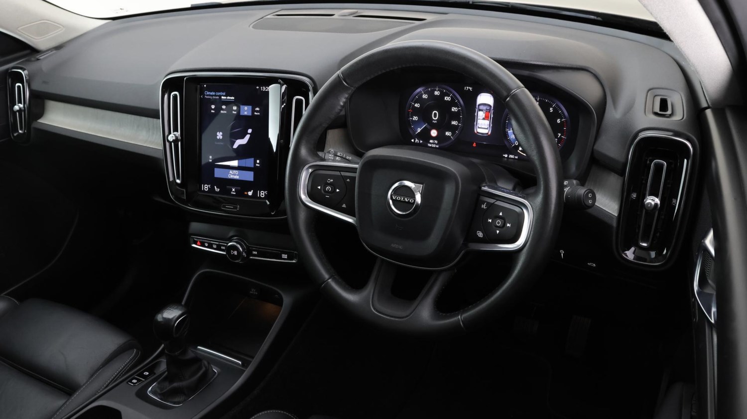 Volvo XC40 Listing Image