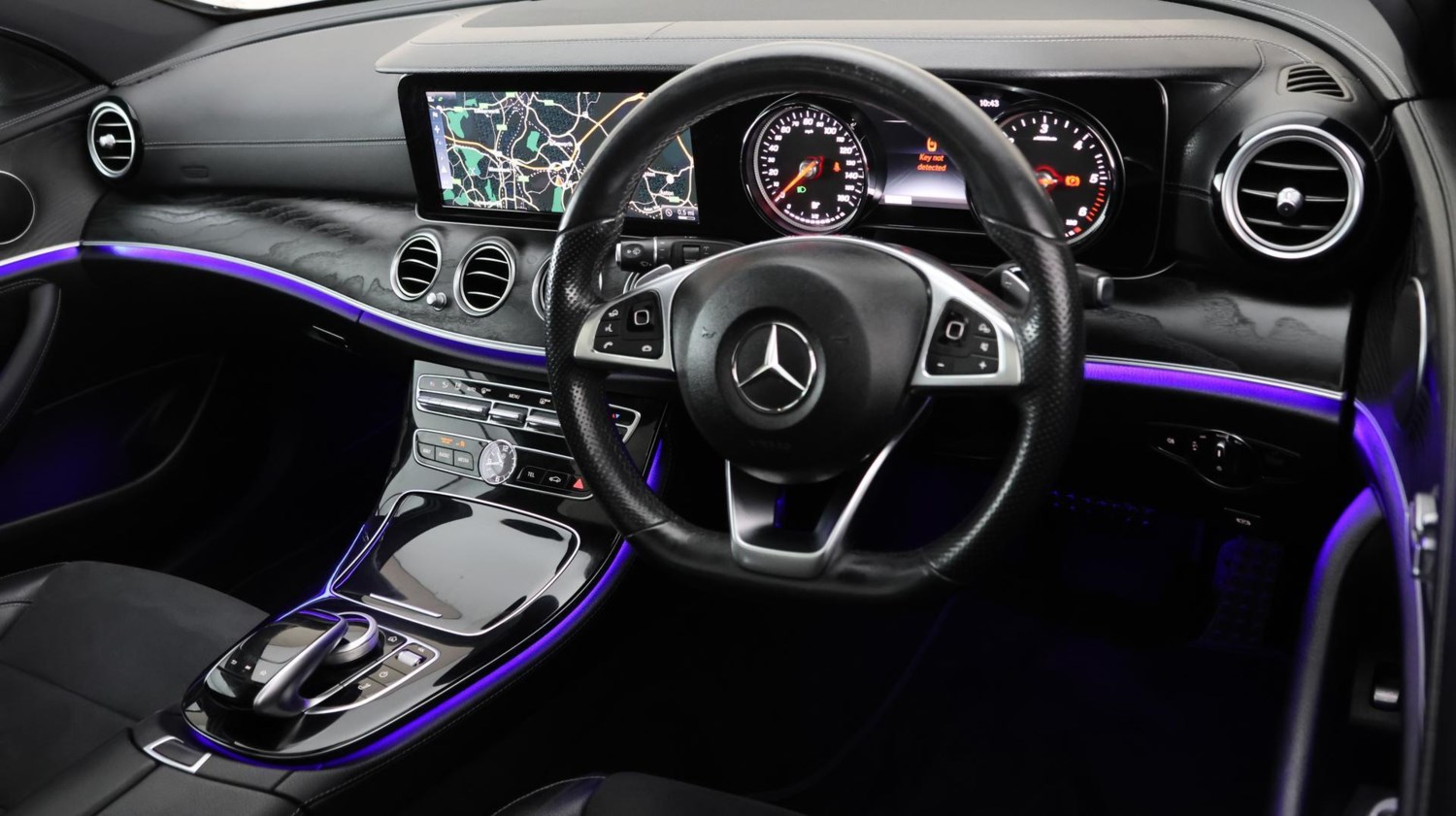 Mercedes-Benz E-Class Listing Image