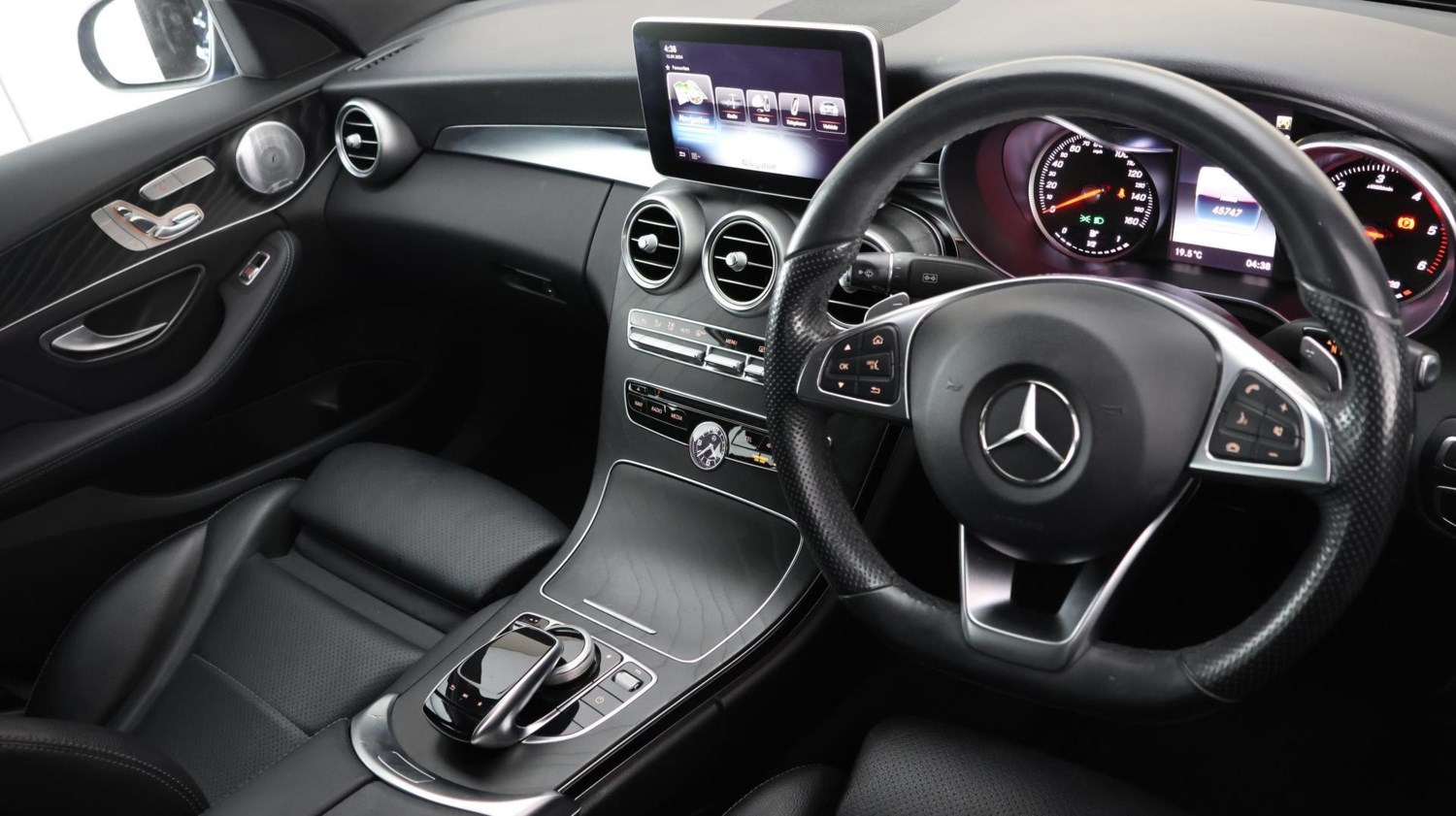 Mercedes-Benz C-Class Listing Image