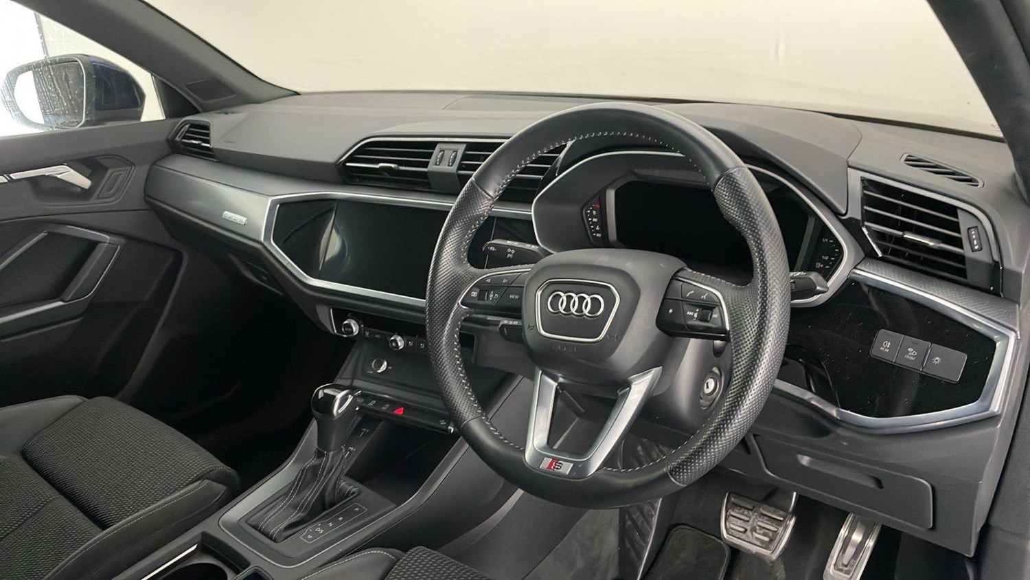 Audi Q3 Listing Image