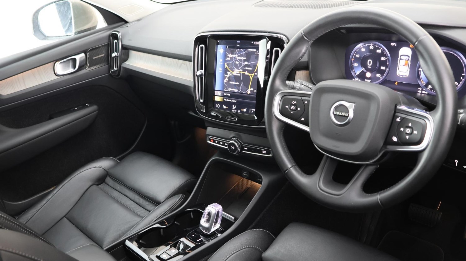 Volvo XC40 Listing Image