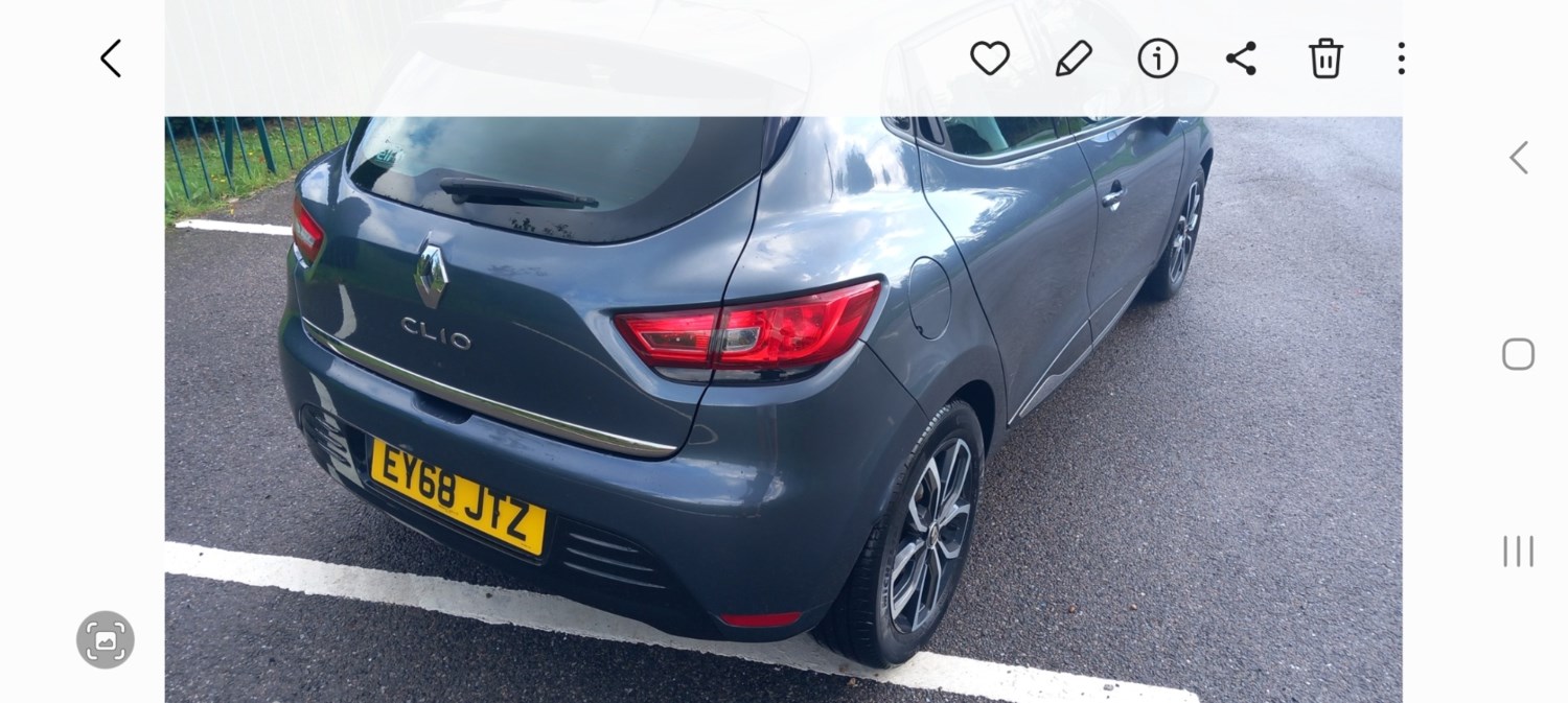 Renault Clio Listing Image