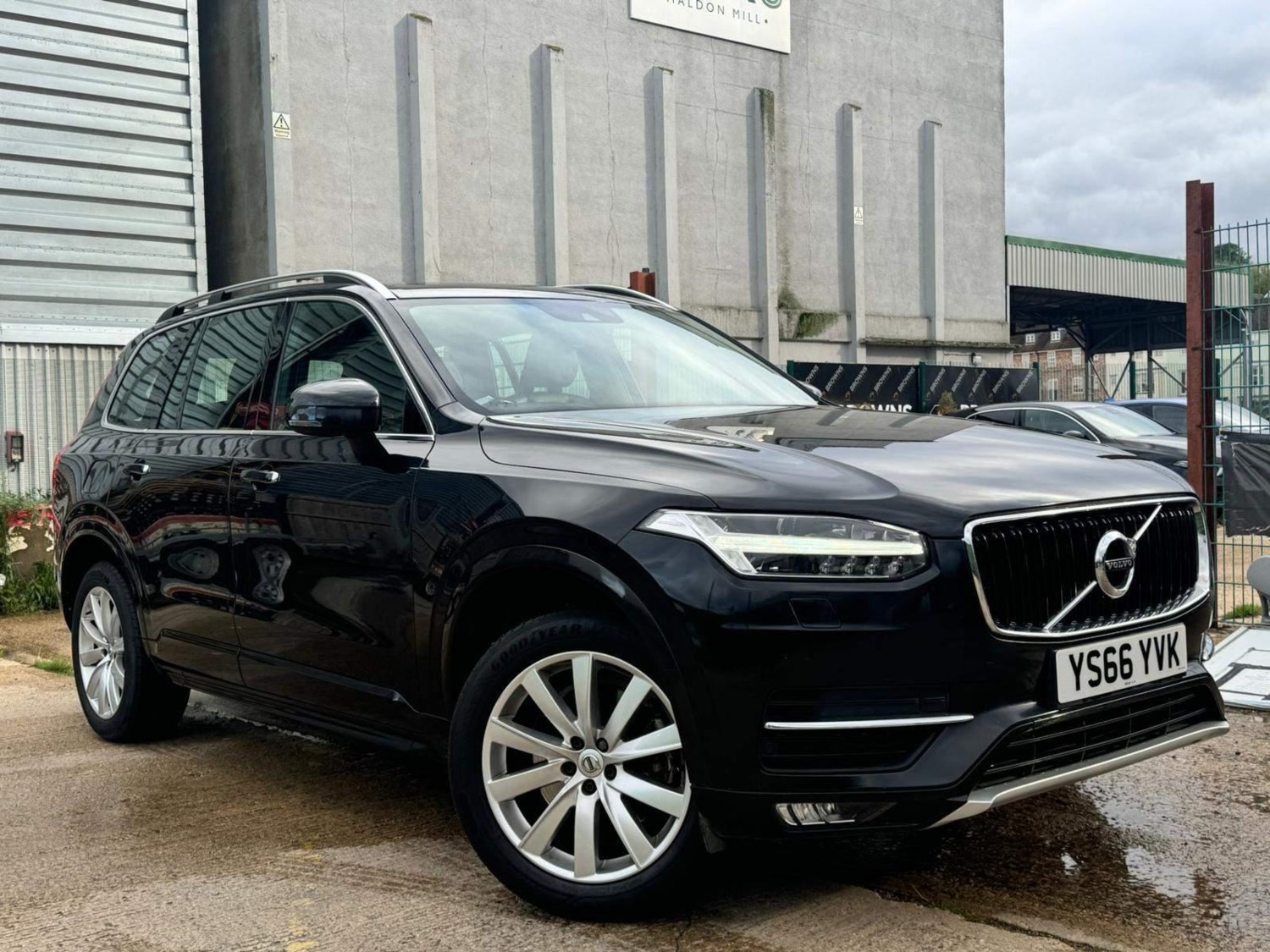 Volvo XC90 Listing Image