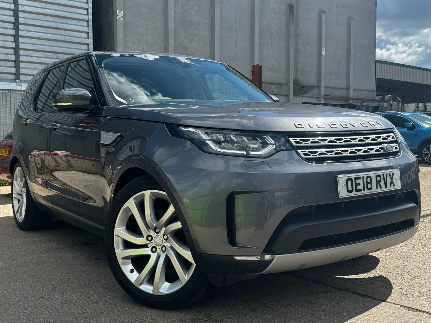 Land Rover Discovery Listing Image