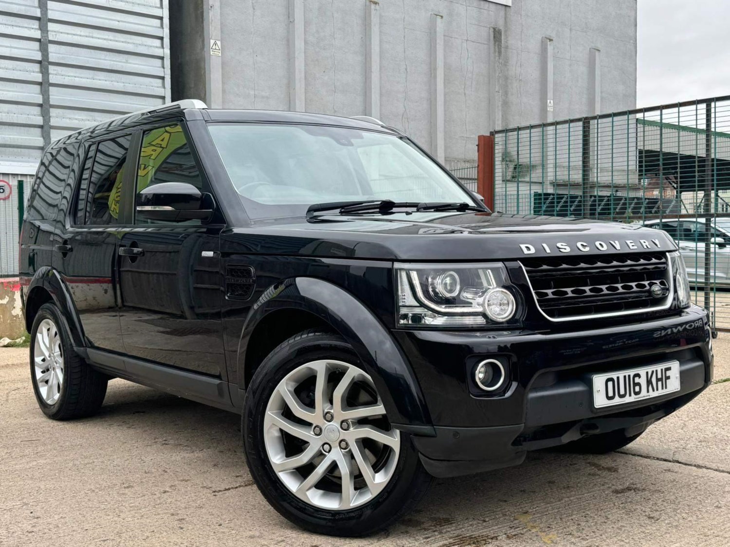 Land Rover Discovery Listing Image