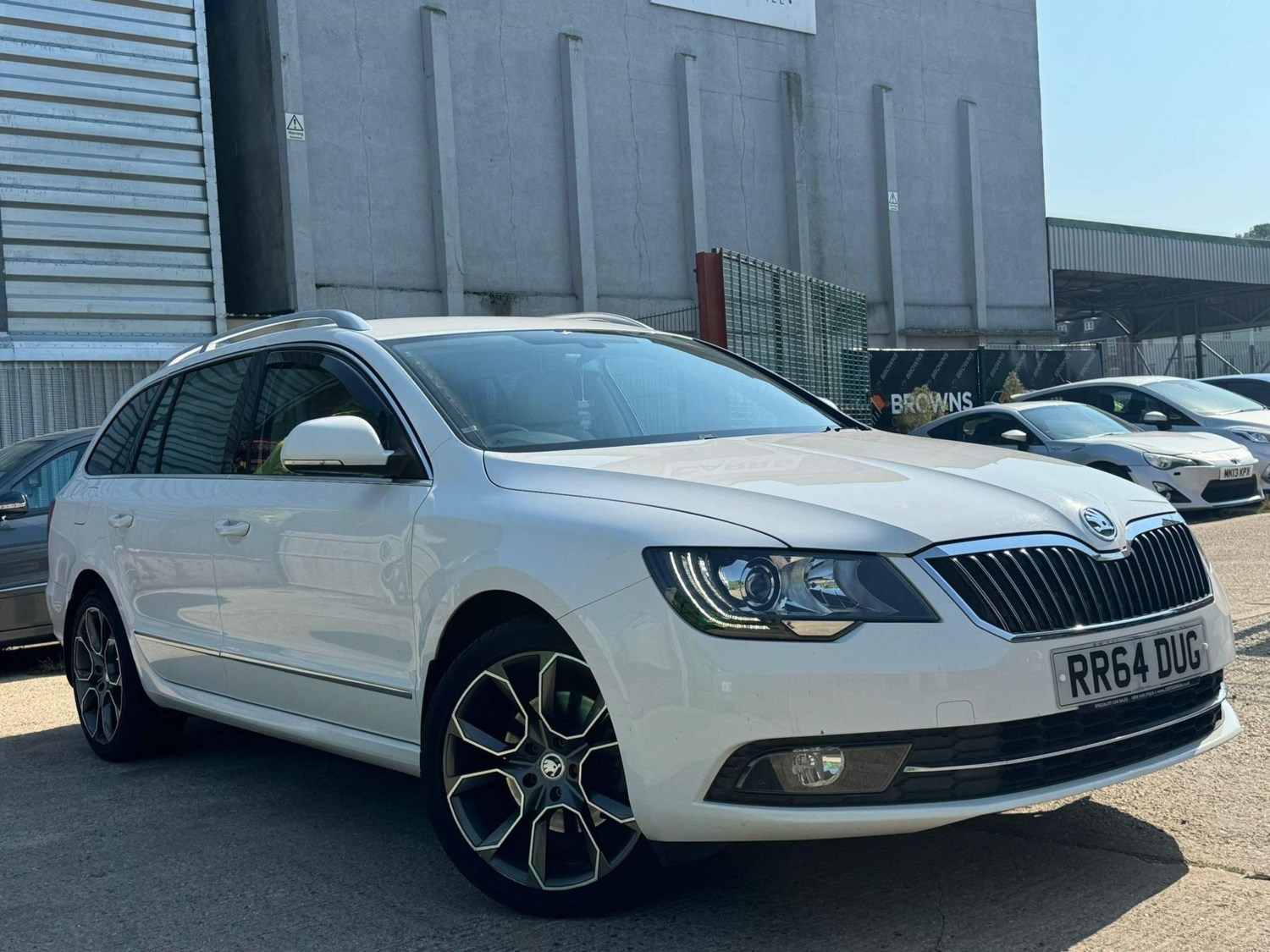 Skoda Superb Listing Image