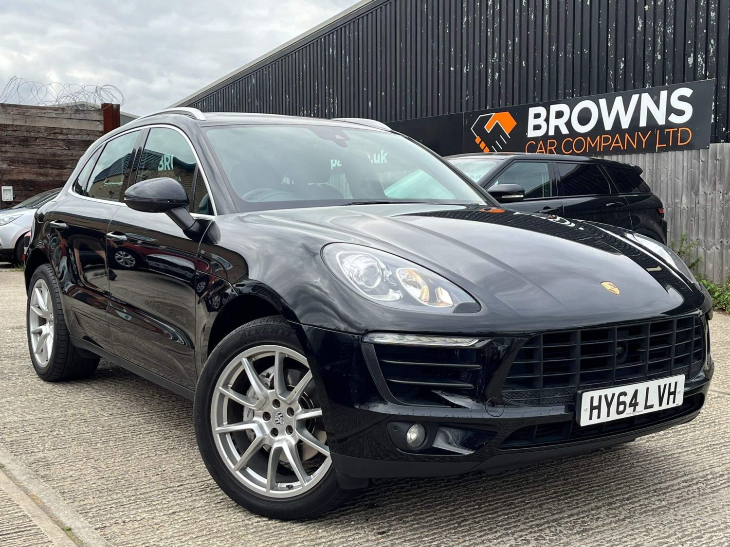 Porsche Macan Listing Image