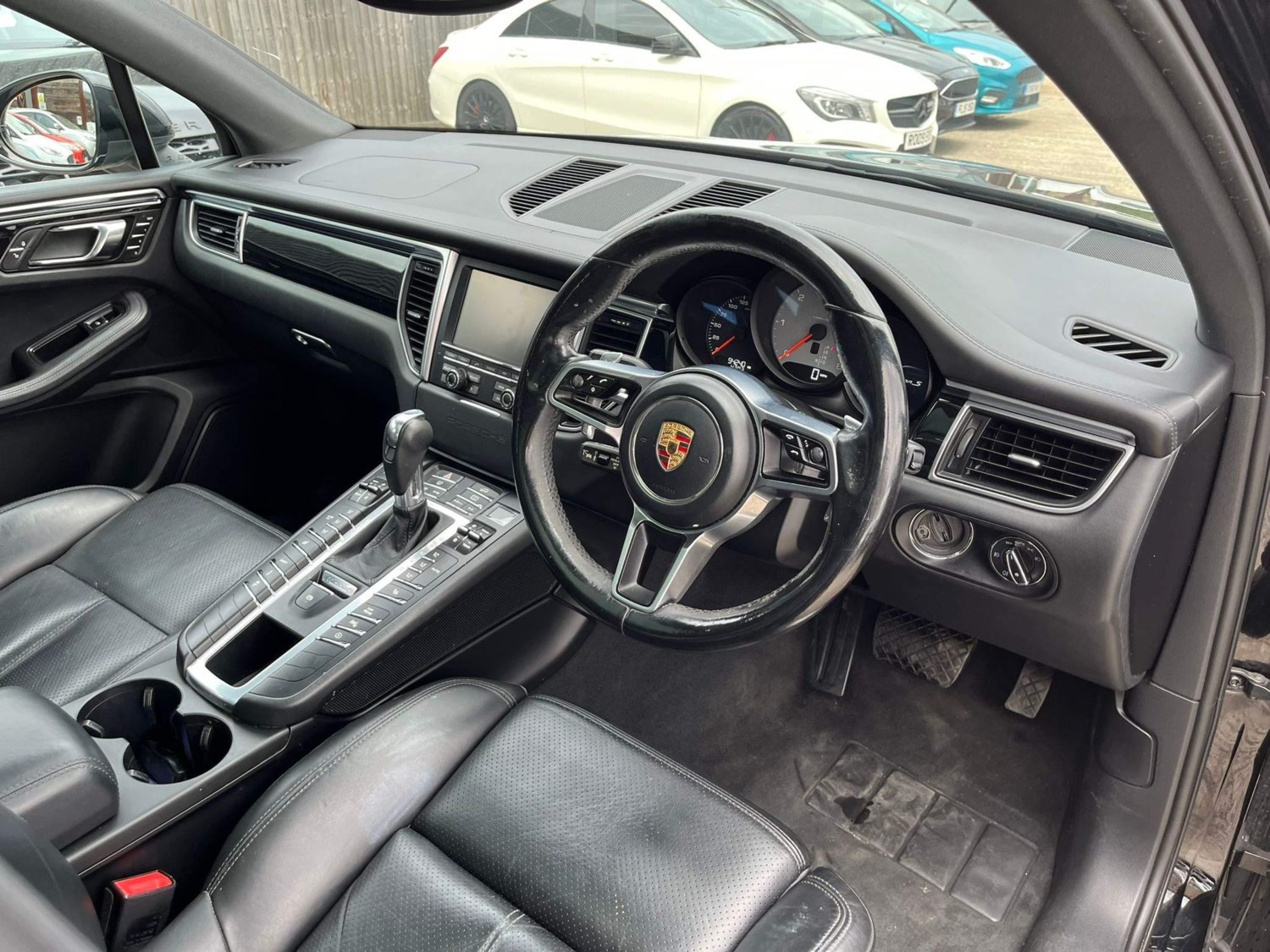 Porsche Macan Listing Image