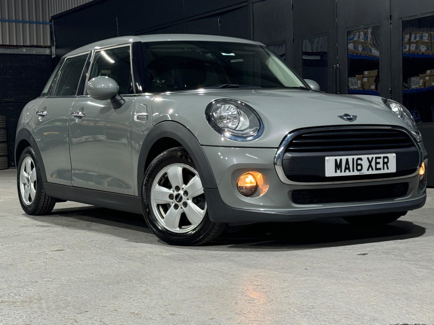 MINI Hatch Listing Image