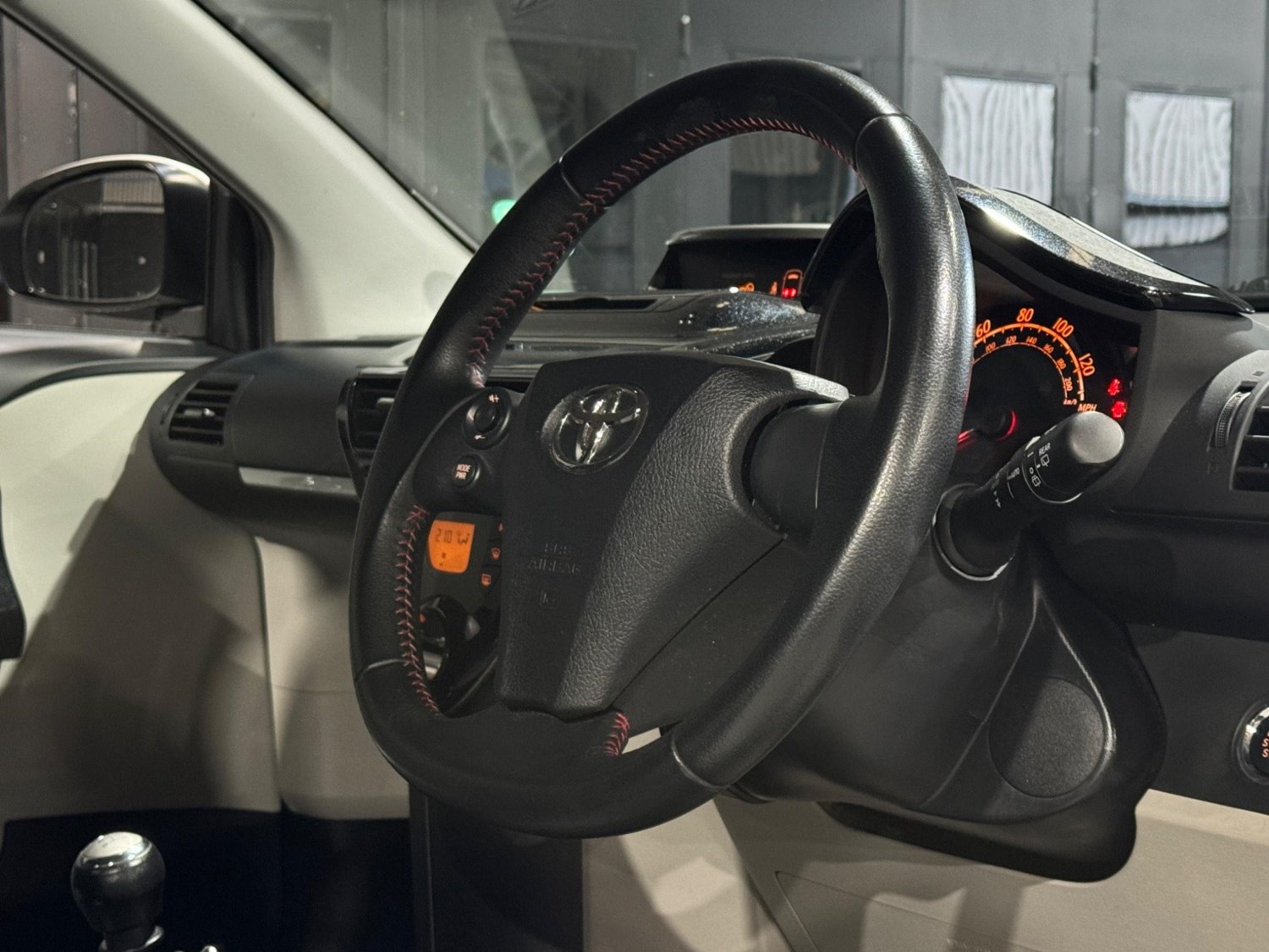 Toyota iQ Listing Image