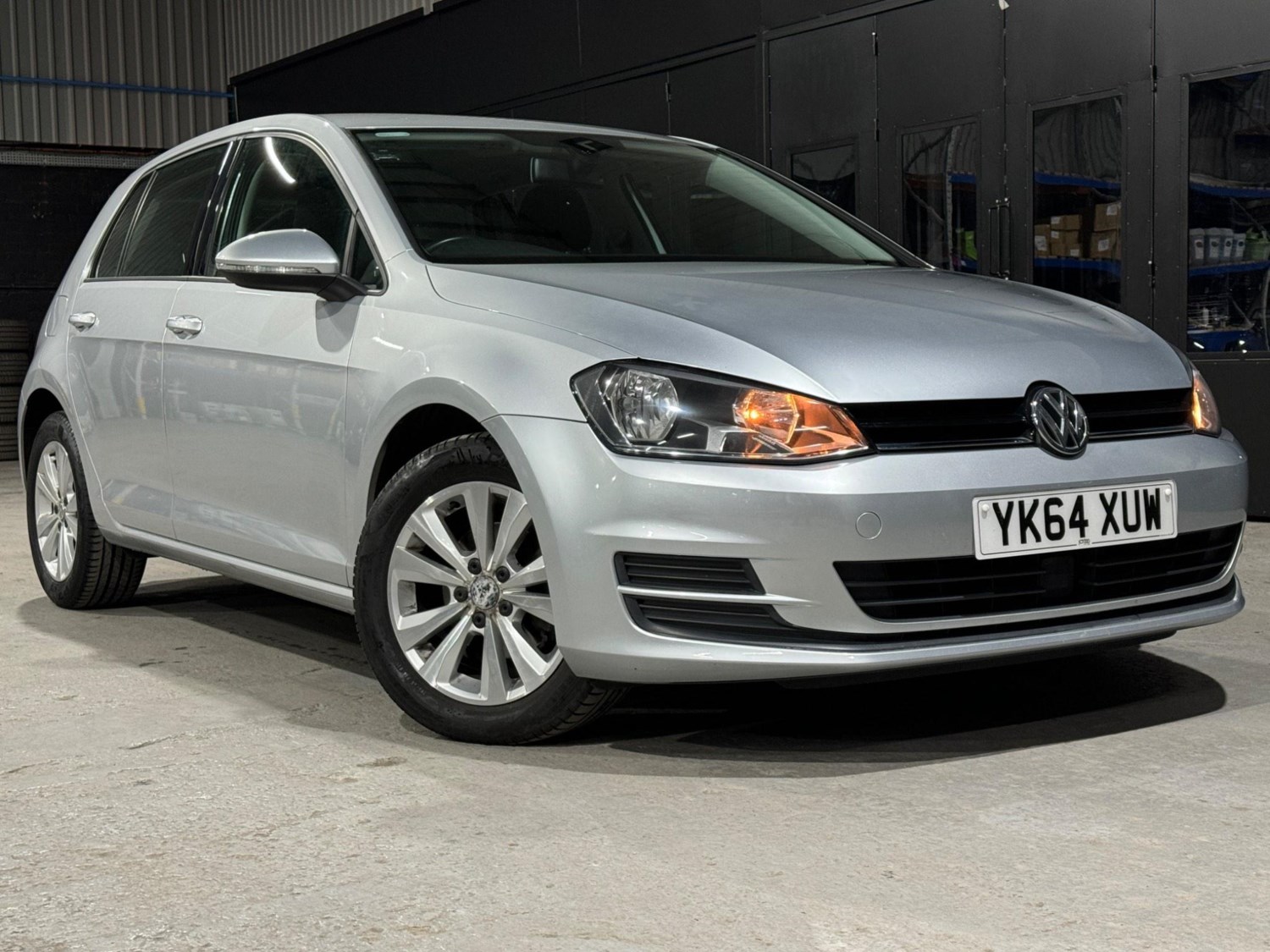 Volkswagen Golf Listing Image