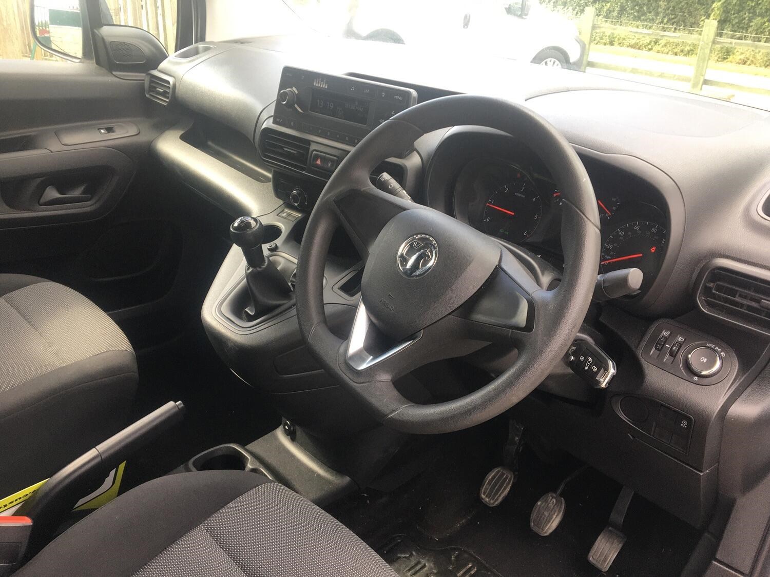 Vauxhall Combo Listing Image