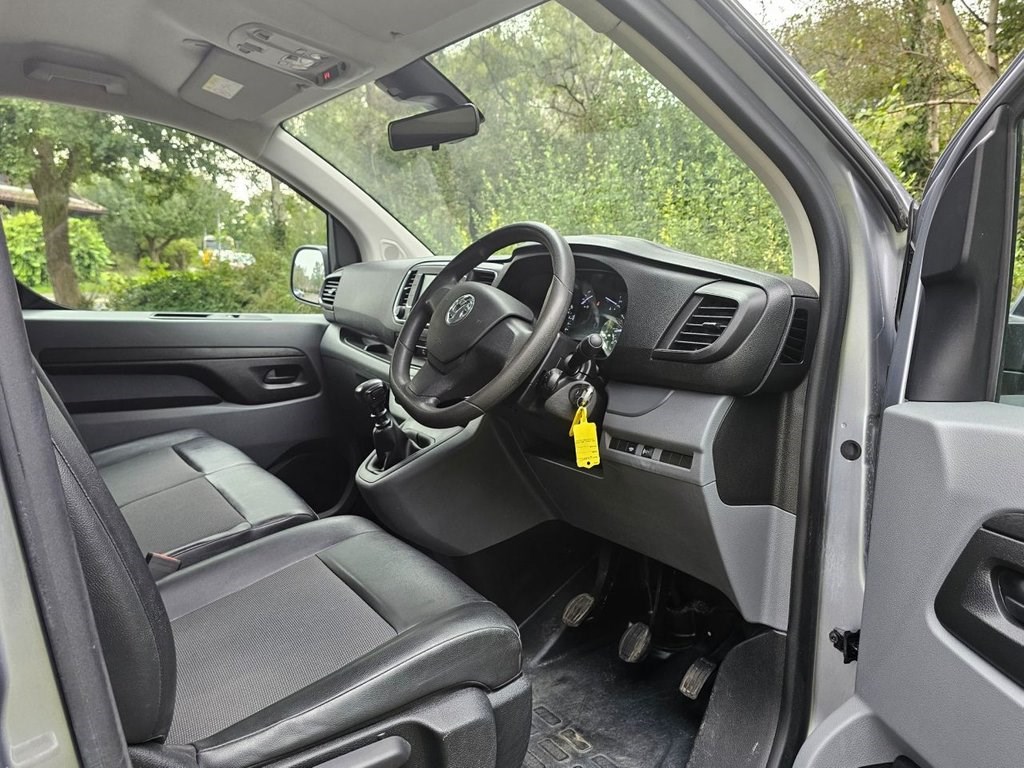 Vauxhall Vivaro Listing Image