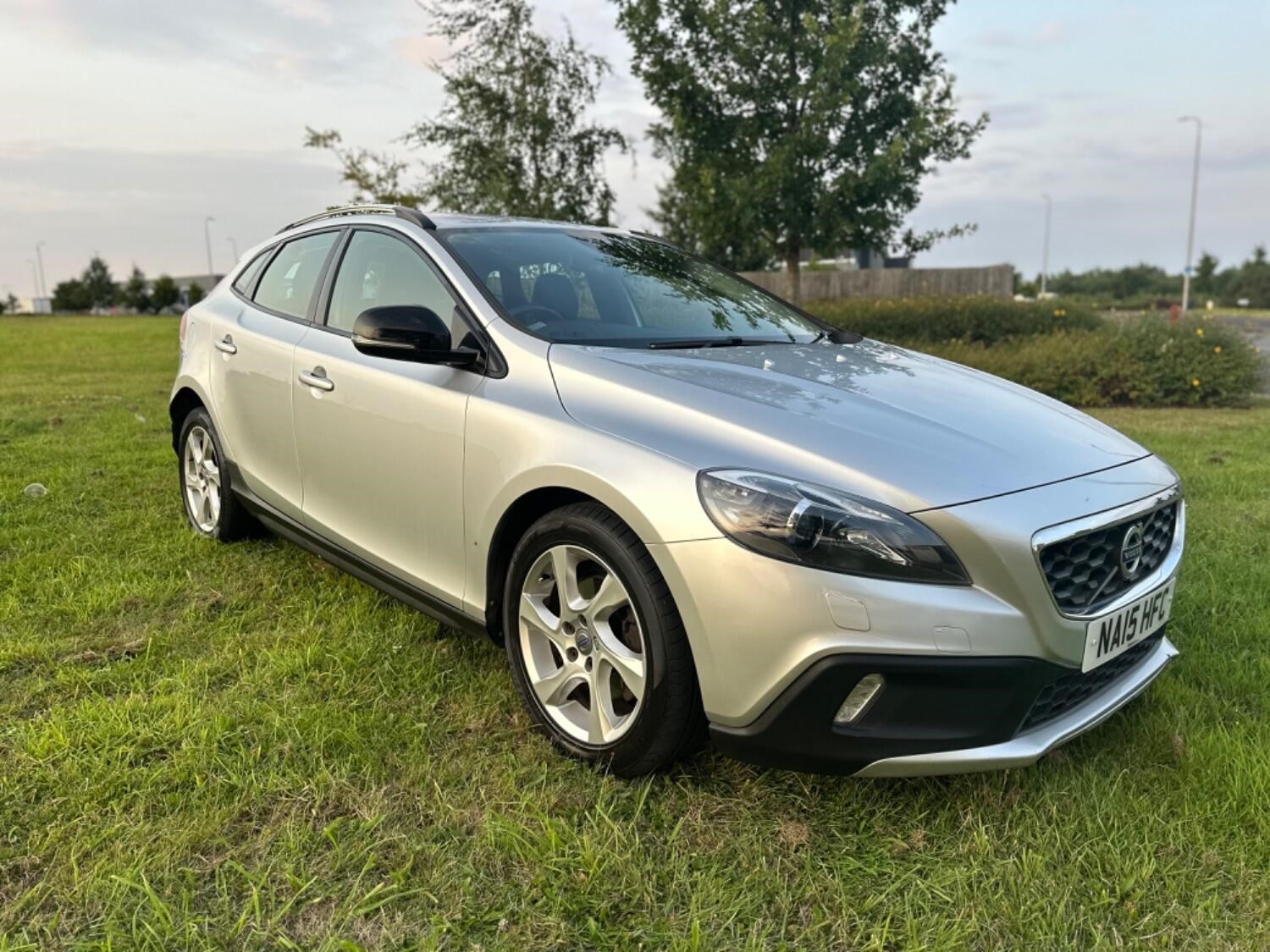 Volvo V40 Cross Country Listing Image