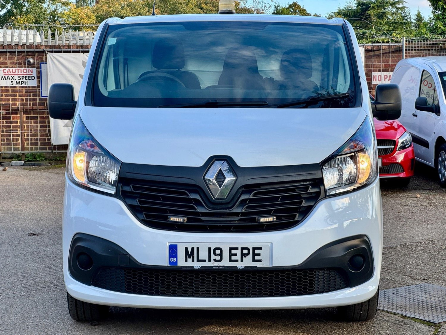 Renault Trafic Listing Image