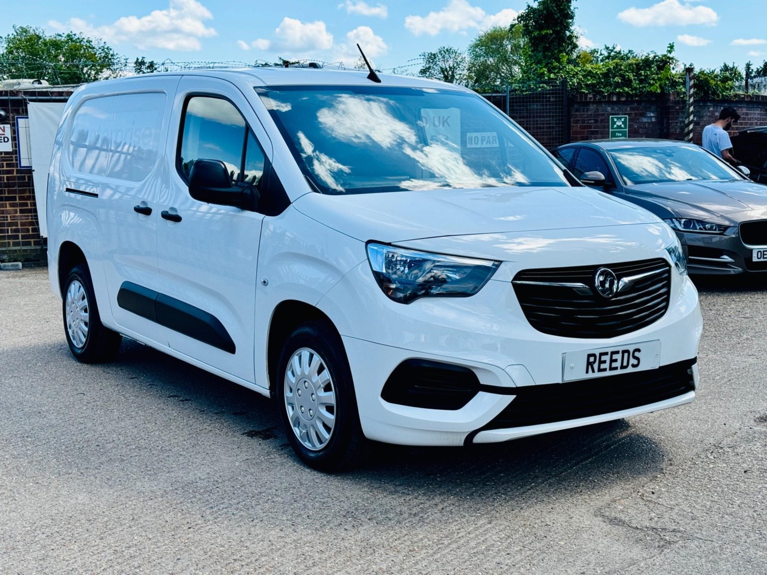 Vauxhall Combo Listing Image