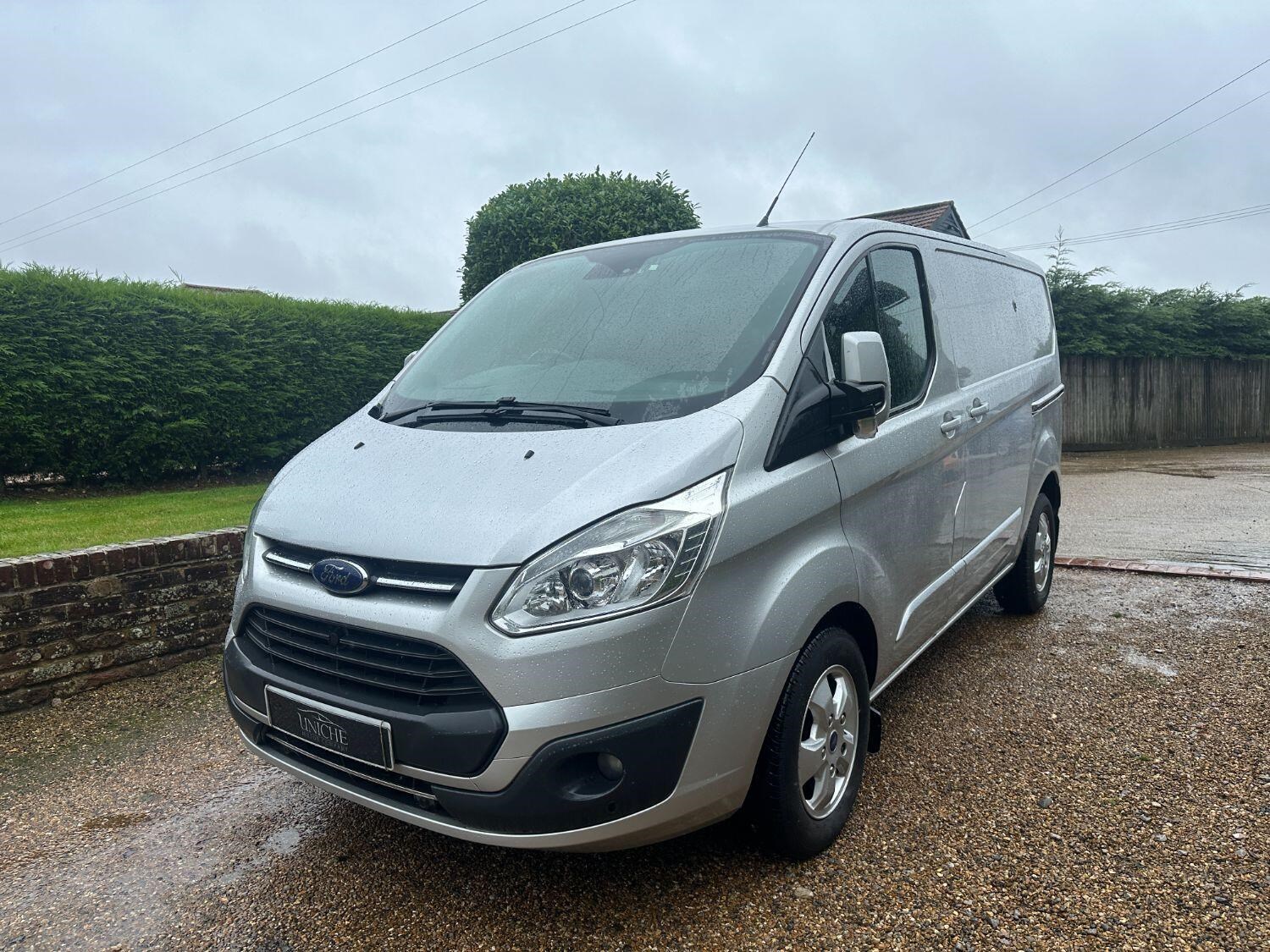 Ford Transit Custom Listing Image