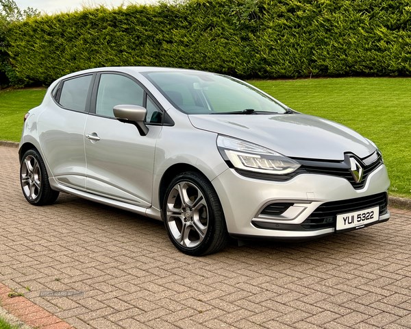 Renault Clio Listing Image