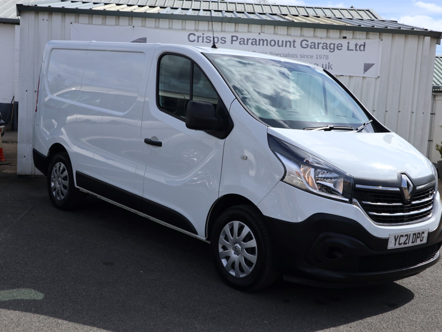 Renault Trafic Listing Image