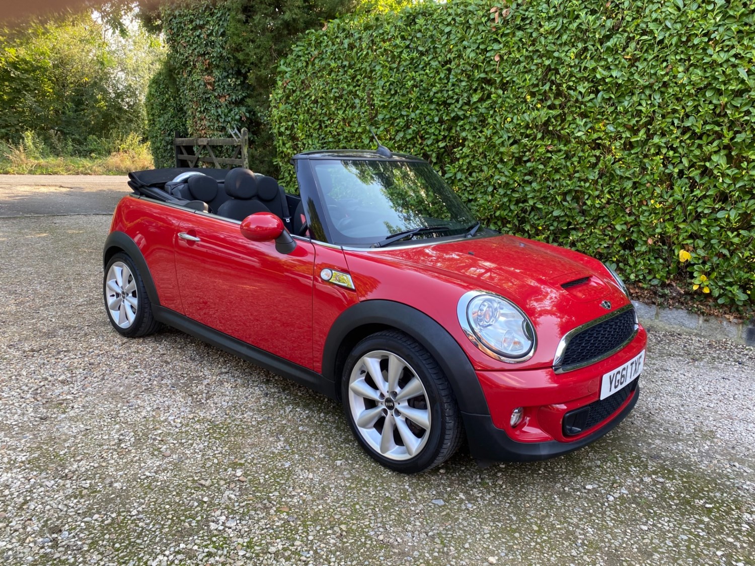 MINI Convertible Listing Image