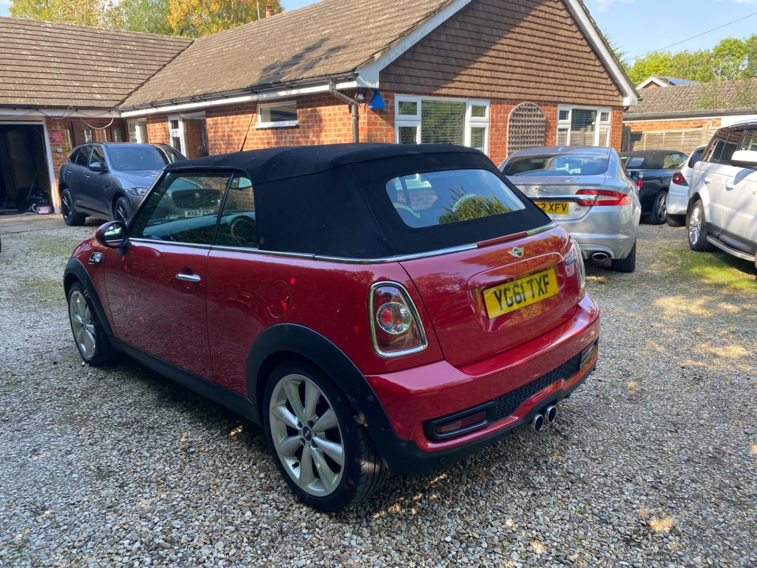 MINI Convertible Listing Image