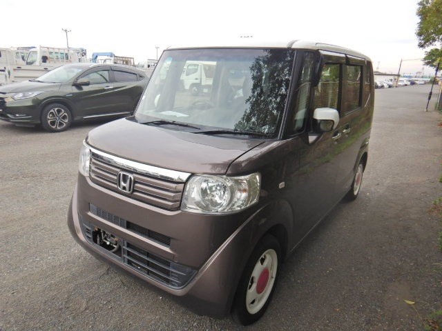 Honda N-Box Listing Image