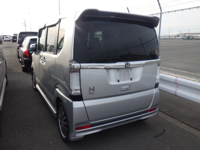 Honda N-Box Listing Image