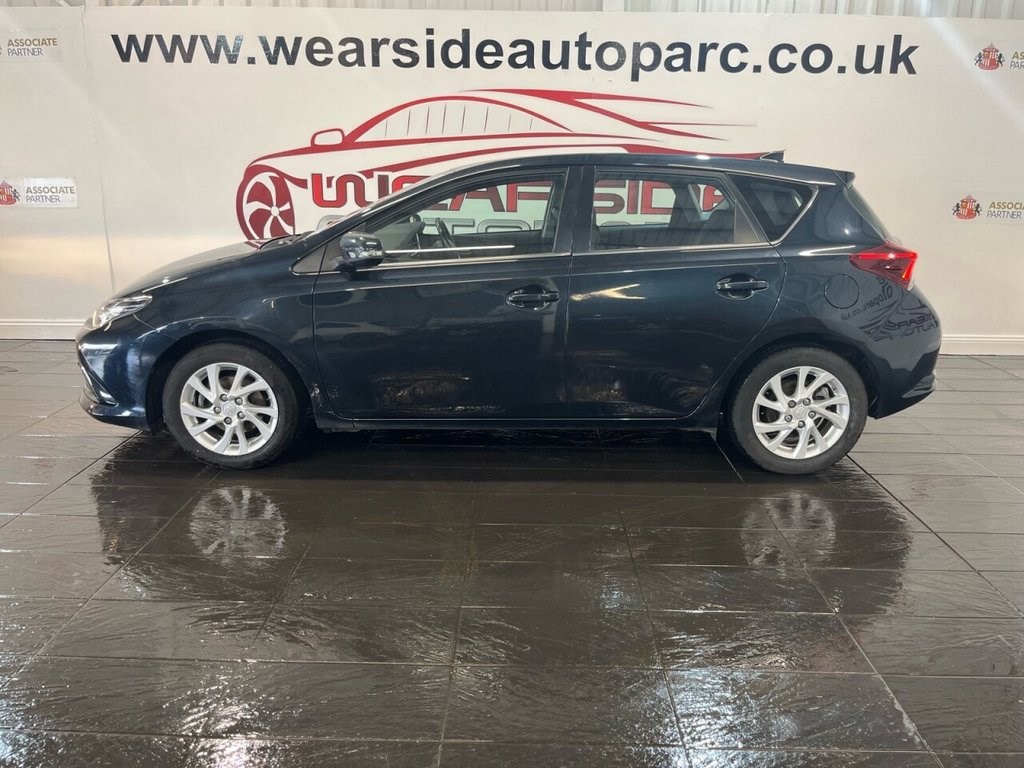 Toyota Auris Listing Image