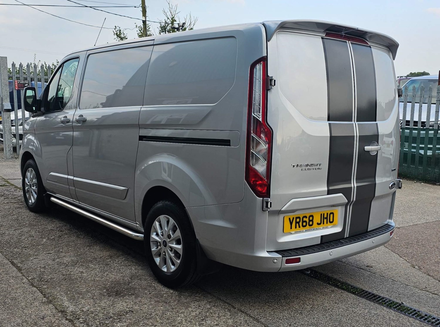 Ford Transit Custom Listing Image