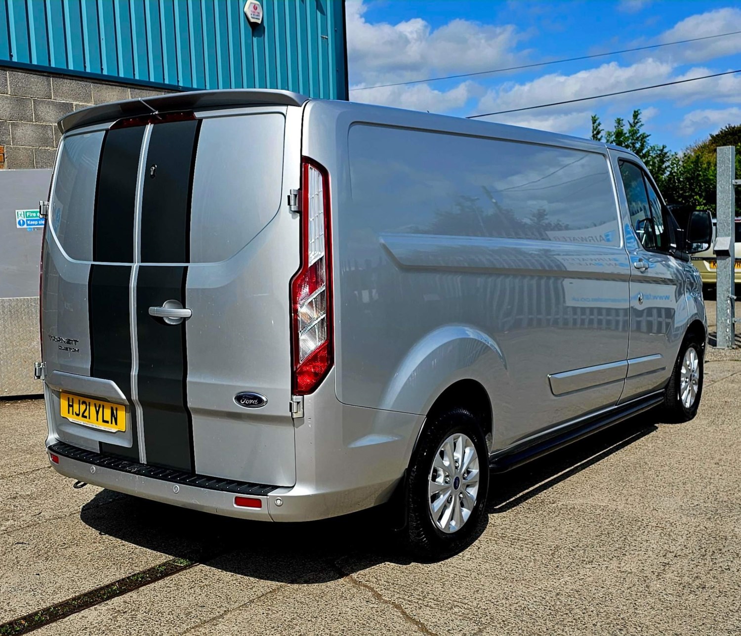 Ford Transit Custom Listing Image