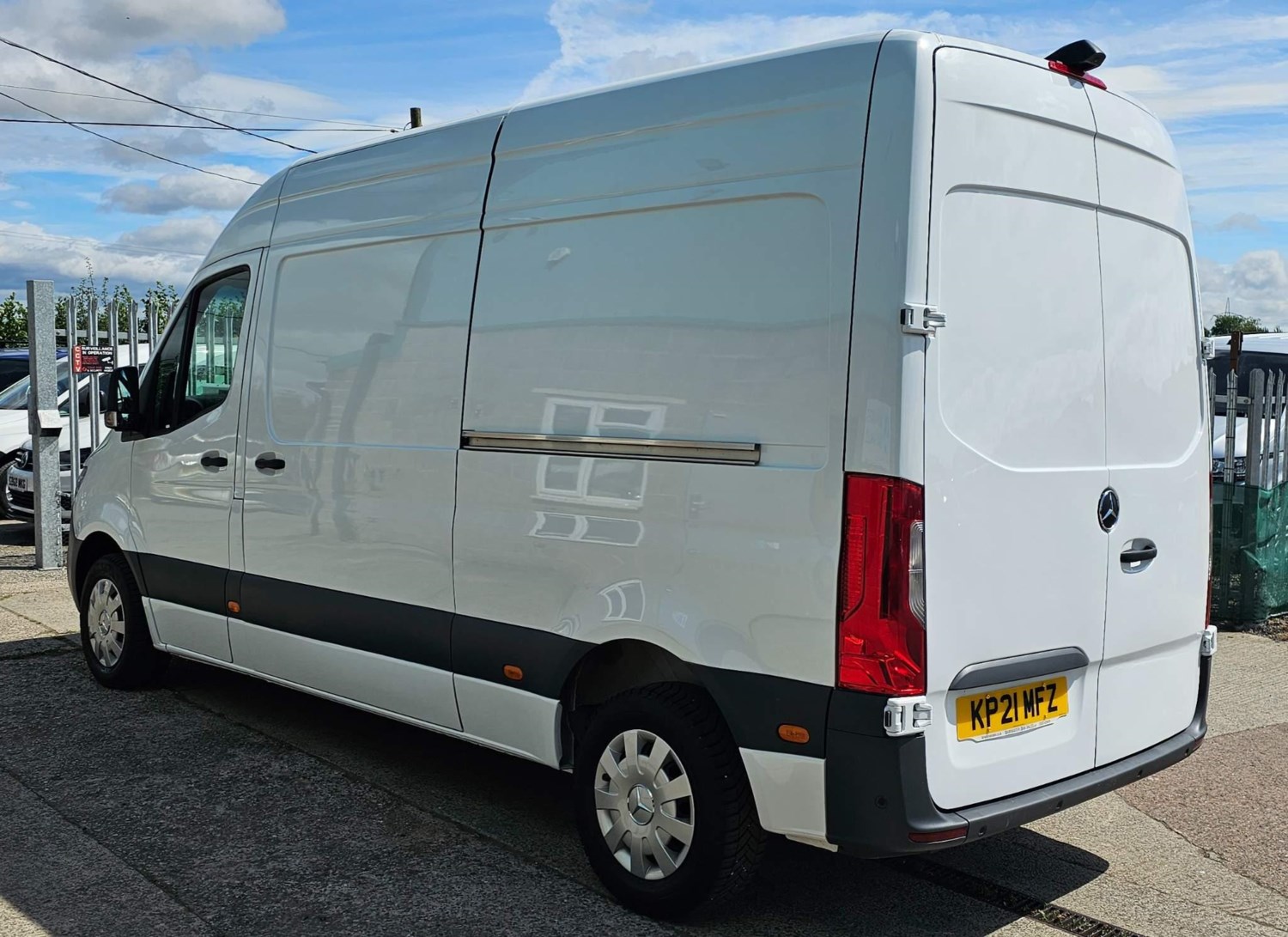 Mercedes-Benz Sprinter Listing Image