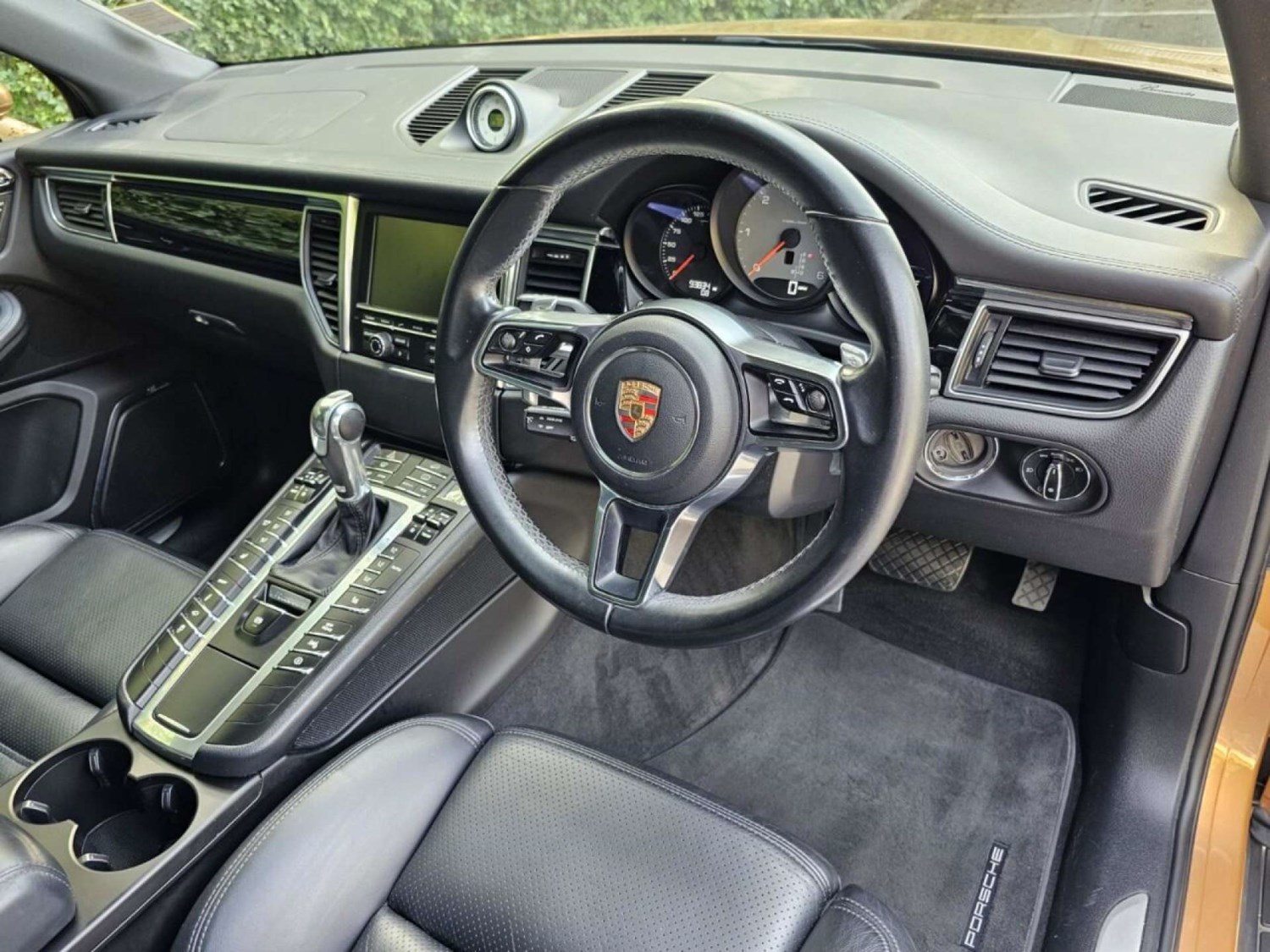 Porsche Macan Listing Image