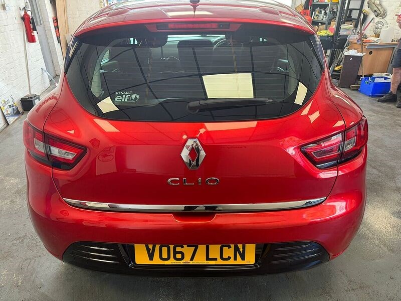 Renault Clio Listing Image