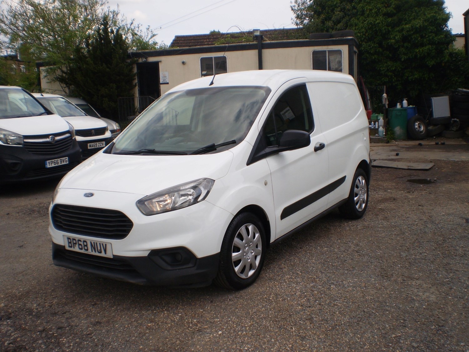 Ford Transit Courier Listing Image