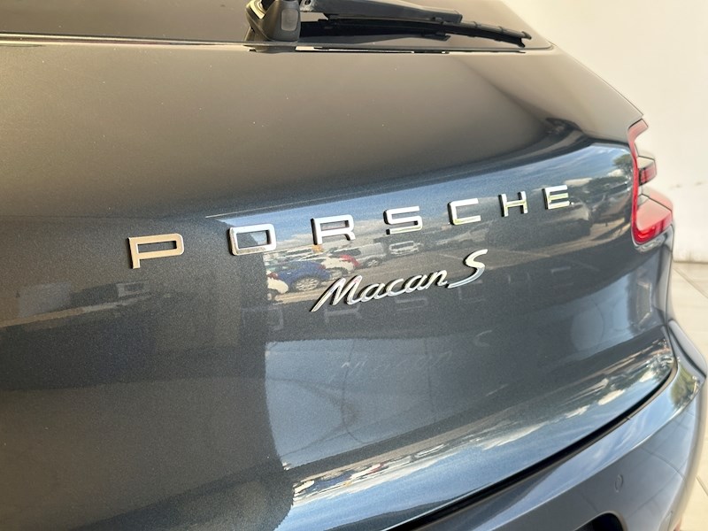 Porsche Macan Listing Image