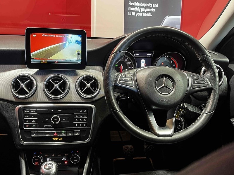 Mercedes-Benz GLA Listing Image